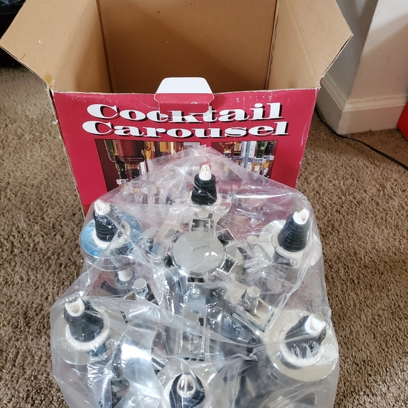 Cocktail Carousel- NEW - Picture 4 of 6
